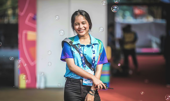 Senyum Perempuan